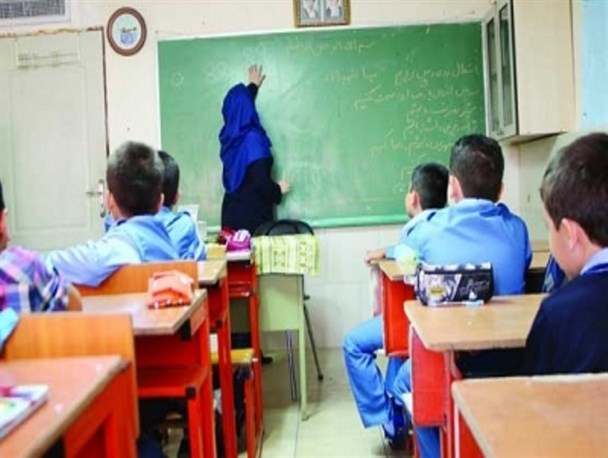 کلاس های بدون معلم در نخستین روزهای سال تحصیلی در هرمزگان/استفاده از معاون مدرسه به جای معلم!