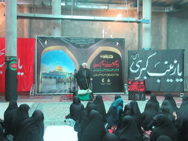 امروز عاشورا مانند یک چراغ هدایت است/شهید حججی ها رفتند تا مدل زندگانی حضرت زینب (س) حاکم شود