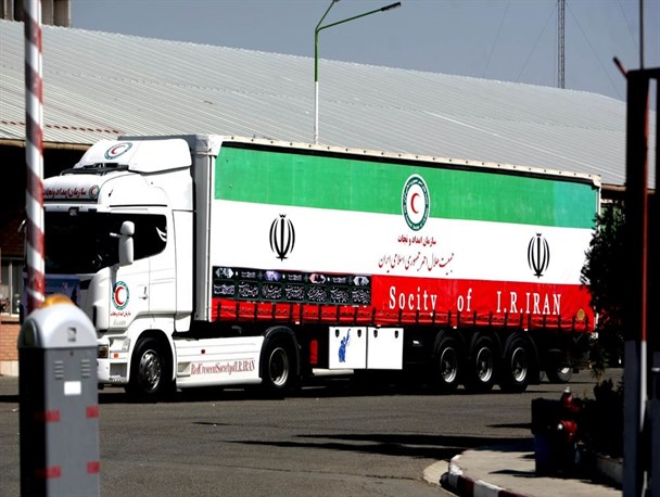 اعزام دو دستگاه تریلر دارو و تجهیزات پزشکی و 67 نفر کادر پزشکی هلال احمر به عراق