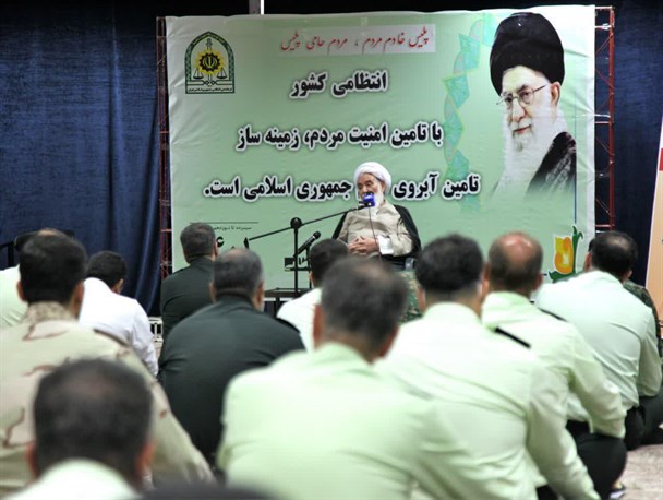 نیروی انتظامی حافظ امنیت مردم/ پشتوانه مردمی بزرگترین سرمایه انقلاب است