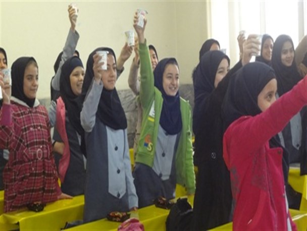 ۱۳۷ هزار دانش آموز استان زنجان در سال تحصیلی از شیر رایگان بهره مند می شوند