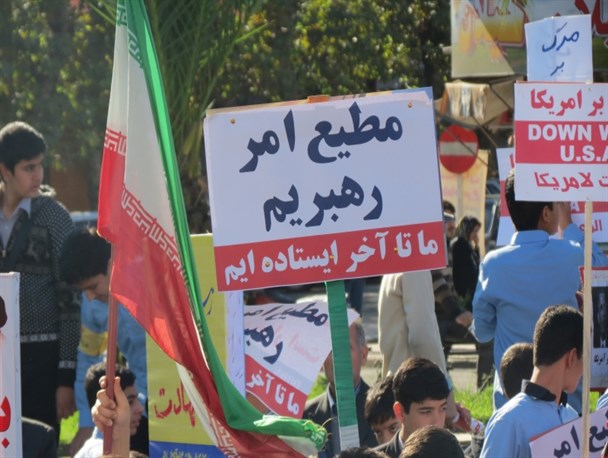 فریاد "مرگ بر آمریکا" دانش آموزان صومعه سرا در راهپیمایی 13 آبان/ گزارش تصویری