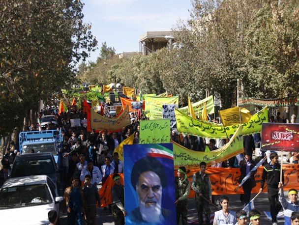 خروش فریادهای «مرگ بر آمریکا» در ابرکوه از نگاه دوربین