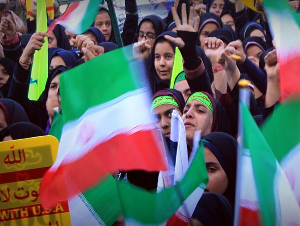شعار مرگ بر آمریکا یعنی ایستادگی در برابر ظالمان عالم