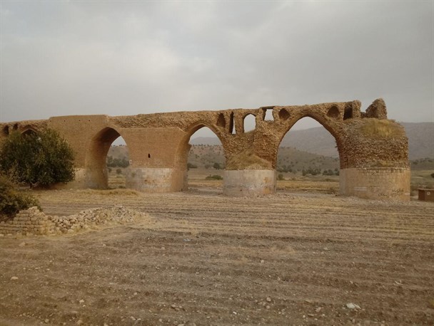 کوهدشت گنجینه ای از آثار تاریخی وطبیعی/ سنگ نگاره میرملاس در ایستگاه نابودی قرار گرفت