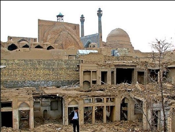 چهار هزار هکتار از زمین های شهر اصفهان دچار فرسودگی است/ مدیران خطر بافت های فرسوده را جدی نمی‌گیرند