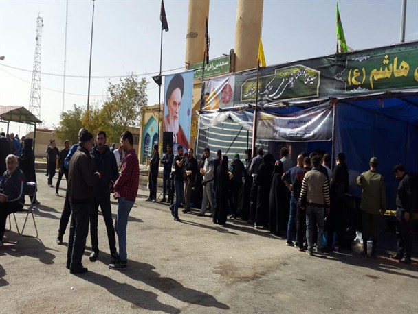 روایتی از دلدادگی اهالی روستای روعان در پذیرایی از زائران اربعین حسینی(ع)+تصاویر