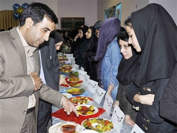 انتخاب «کدبانو خوابگاه» و «آقای آشپز» در دانشگاه آزاد دامغان