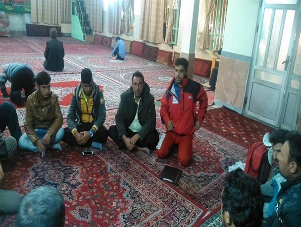 آموزش و امدادرسانی هلال احمر شیروان به کاروانهای پیاده مشهد مقدس+تصاویر
