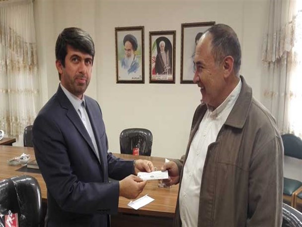 چک 1 میلیارد و 320 میلیونی مجمع خیرین سلامت کشور در دست فرماندار کلاله + عکس