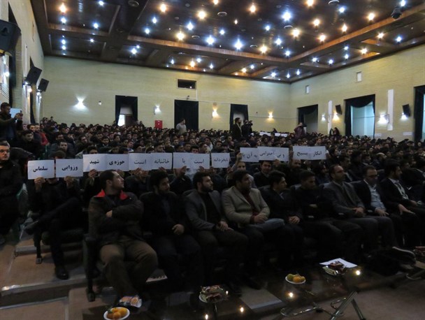 اجازه جولان سیاسیون هزار رنگ را در دانشگاه نمی دهیم