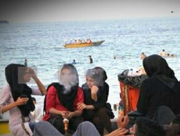 وقتی تنها پارک خانواده جزیره قشم لابه لای دود قلیان گم می شود/تنفس ممنوع، بفرما دود!