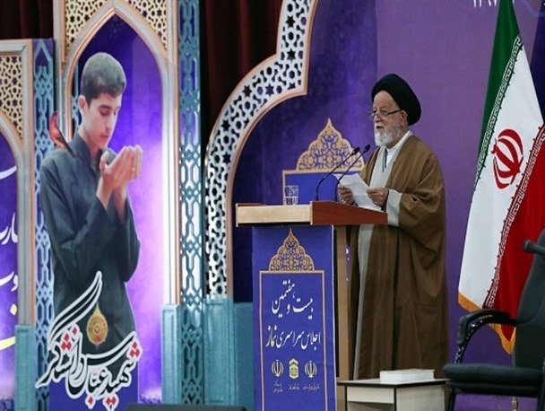 بیست و هفتمین اجلاس سراسری نماز در سمنان آغاز شد/ تجلیل از برگزیدگان عرصه نماز با حضور رییس جمهور