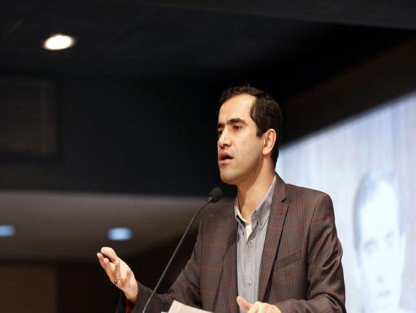 مگر صندلی پزشکی را پانصد میلیون تومان نمی‌فروشید؟/ دانشگاه آزاد را تاسیس کردند تا بدهی‌هایشان را صاف کنند