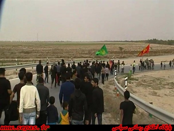 پیاده روی مردم روستای دویره تا ضریح خیمگاه حضرت ابالفضل العباس(ع)
