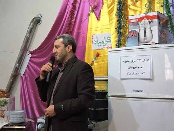 47 سری جهیزیه به نو عروسان نیازمند درگزی اهدا شد