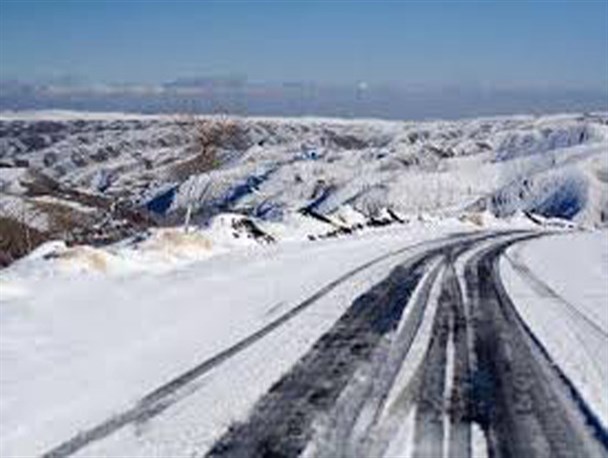 علیرغم اعلام اداره راه، بیشتر راههای روستایی مسدود است