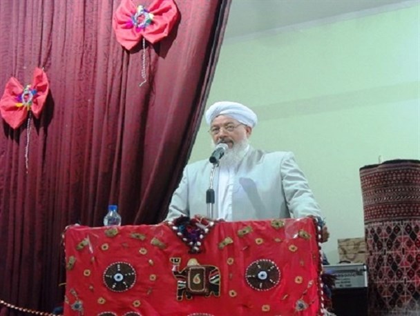 پیروی از سیره رسول الله و عمل به اخلاقیات و رعایت احکام الهی عالی ترین روش برای زندگی و هدایت خانواده است