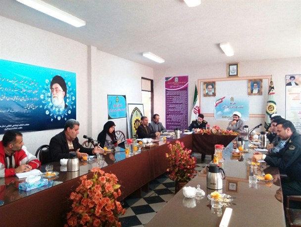 هم اکنون باید تلاش کنیم فضاهای مجازی را به سمت و سوی درستی هدایت کنیم