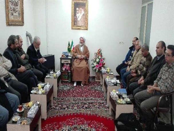چه کسانی از تمرکز گرایی سود می برند؟/ به دنبال بر هم زدن وحدت استان نیستیم/ جابجایی مدیران فرهنگی با مشورت ائمه جمعه باشد