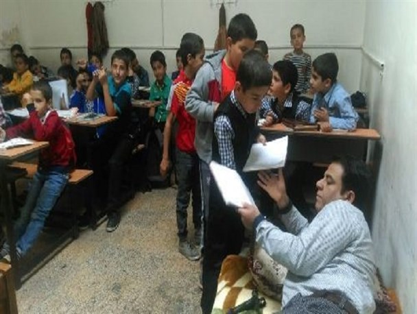 تجلیل از معلم ایثارگر بویراحمدی توسط مدیرکل آموزش و پرورش کهگیلویه و بویراحمد