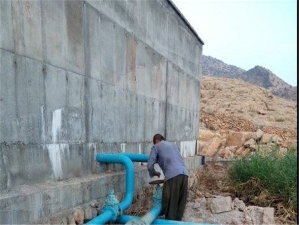 به علت تاخیر در حقوق،خجالت زده زن وفرزندم شده ام/ عدم تامین اعتبار از سوی استانداری علت تاخیر در پرداخت حقوق آبداران قاین