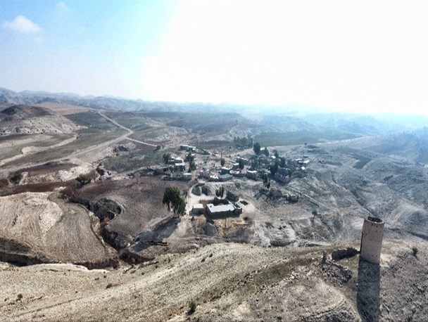 تصاویر/ روستای قزمزاری ممسنی هم از نعمت برق بهرمند شد