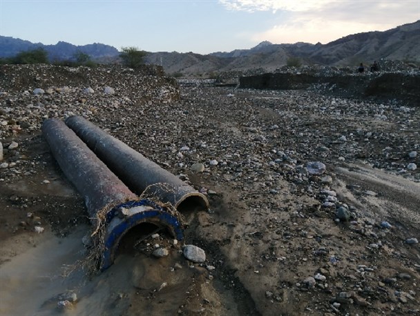 خسارت ۱۷میلیارد ریالی سیلاب به تأسیسات آبرسانی سیریک/ راه‌های دسترسی به محل حادثه خط انتقال آب مسدود است