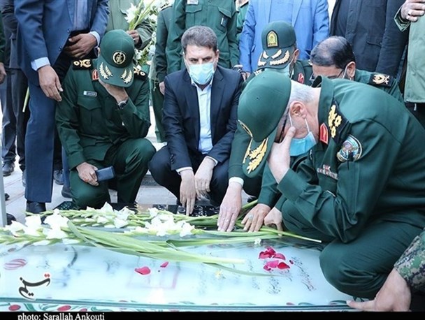 حضور رئیس ستاد کل نیروهای مسلح بر سر مزار شهید سلیمانی