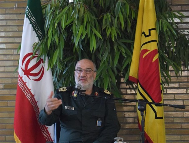 مکتب شهید سلیمانی سند زنده ای برای الگو گرفتن و حرکت در مسیر پیشرفت است/حاج قاسم آینده نگر و با برنامه بود