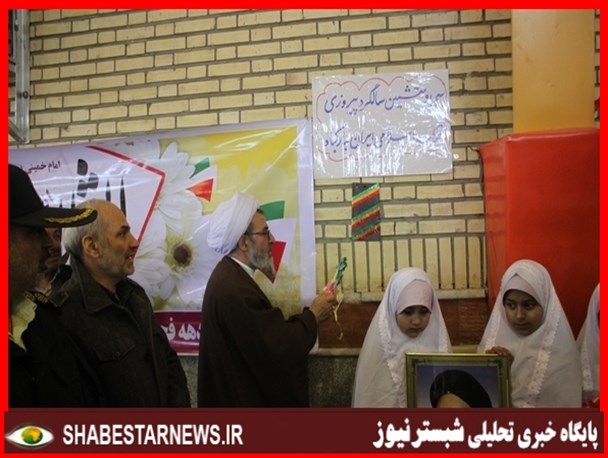 تصاویر/زنگ انقلاب در شهرستان شبستر نواخته شد