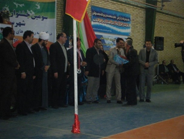 خانواده های شهدای ورزشکار شهرستان فیروزکوه تجلیل شدند