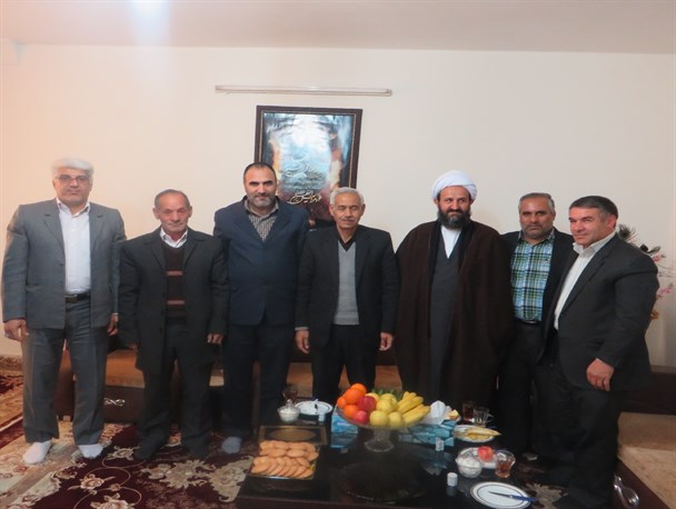 دیدار با خانواده شهدا انگیزه خدمت را دو چندان می کند
