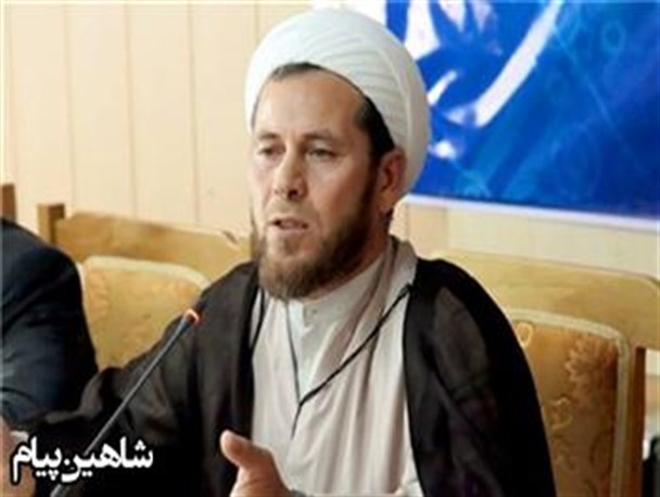 فرماندار تکاب از خانواده شهدا و ملت ایران عذرخواهی کند