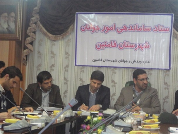 همه دستگاه های اجرایی، پیگیر حل مشکلات جوانان باشند