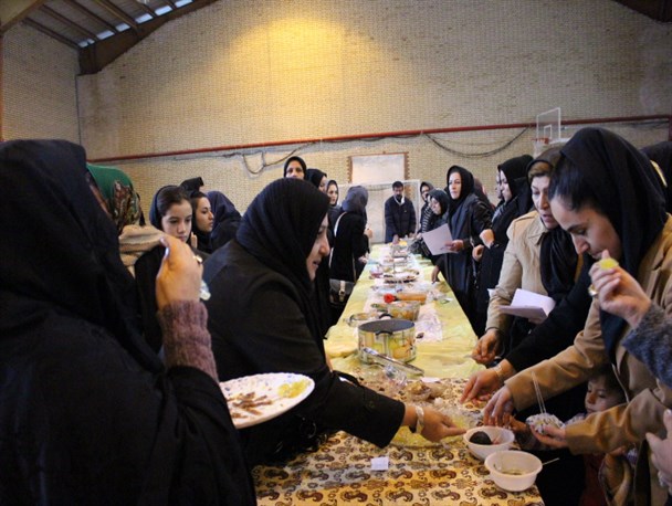 مسابقه بزرگ آشپزی بانوان درشاهین دژ برگزار شد+تصاویر