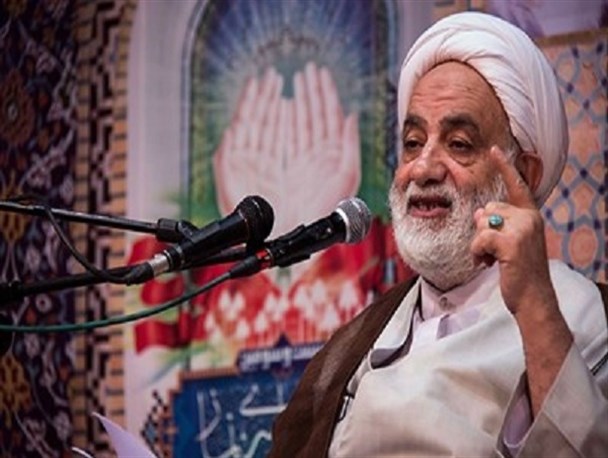 حجت الاسلام قرائتی سخنران پیش از خطبه های نماز جمعه قم