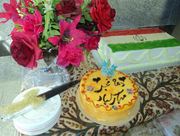 جشن ۳۷ سالگی انقلاب در دبیرستان رضوان رابر / تصاویر