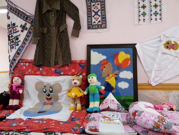 گزارش تصویری نمایشگاه آثار هنری دانش آموزان زهک
