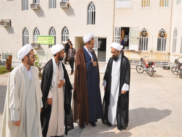 دیدار نماینده ولی فقیه در سپاه امام سجاد(ع) با طلاب و روحانیون حوزه علیمه رودان +تصویر