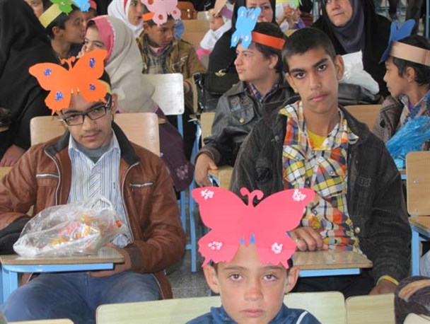 نخستین جشن کمک به دانش آموزان استثنایی در زرین دشت برگزار شد+عکس