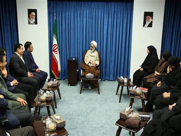 خدمات شبانه‌روزی پرستاران عبادت محسوب می‌شود