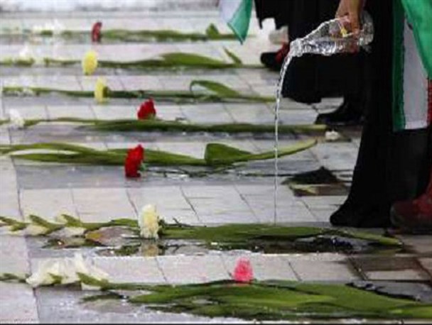 قبور مطهر شهدای شهرستان لردگان عطرافشانی شد+ تصاویر