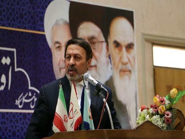 کارفرمایان با رسیدگی به معیشت کارگران تولیدات بهتری خواهند داشت