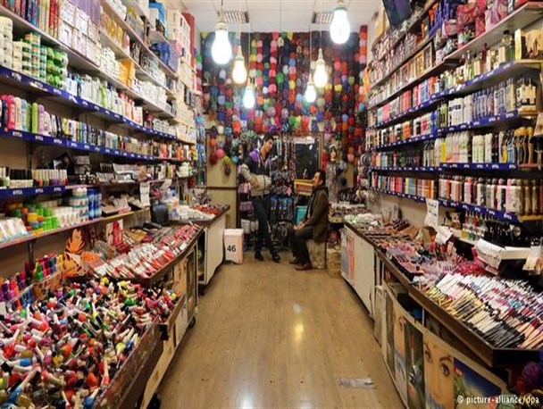 سیر صعودی مصرف لوازم آرایش در سایه کاهش اعتماد به نفس زنان ایرانی