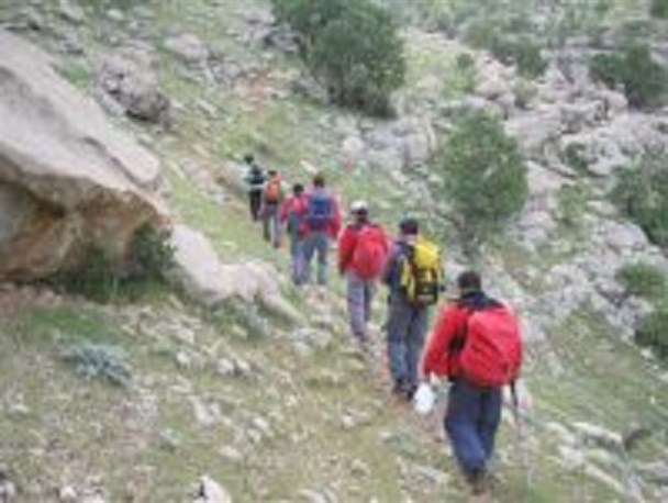 صعود دوست‌داران طبیعت به قله پیغمبرکوه آبیک