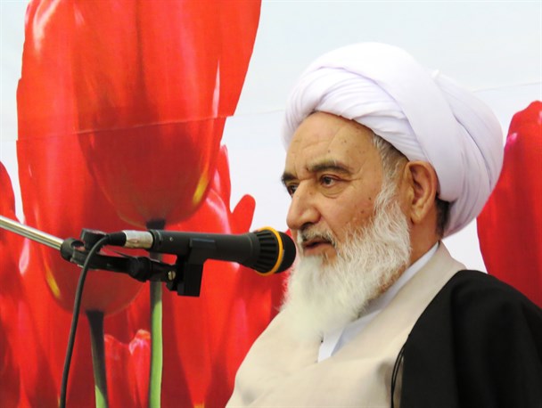 داعش و طالبان دست پرورده جریانهای استکباری هستند/حفظ و حراست از انقلاب اسلامی ادامه دادن راه شهدا است