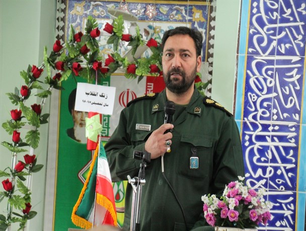 خود باوری واستقلال سیاسی داشتن از دستاورد های انقلاب اسلامی است