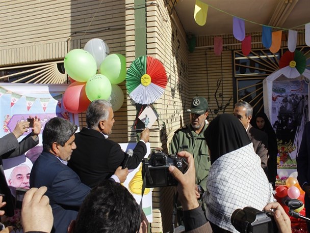 نواخته شدن زنگ انقلاب و افتتاح 5 پروژه در سومین روز از دهه مبارک فجر در بردسکن