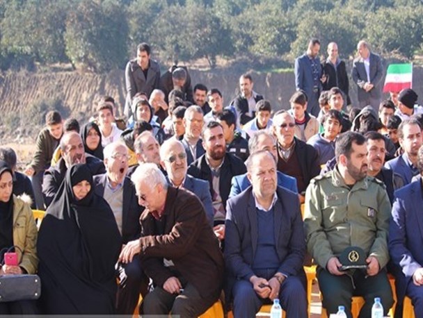 شهدا باید الگوی دانش‌آموزان ما باشند